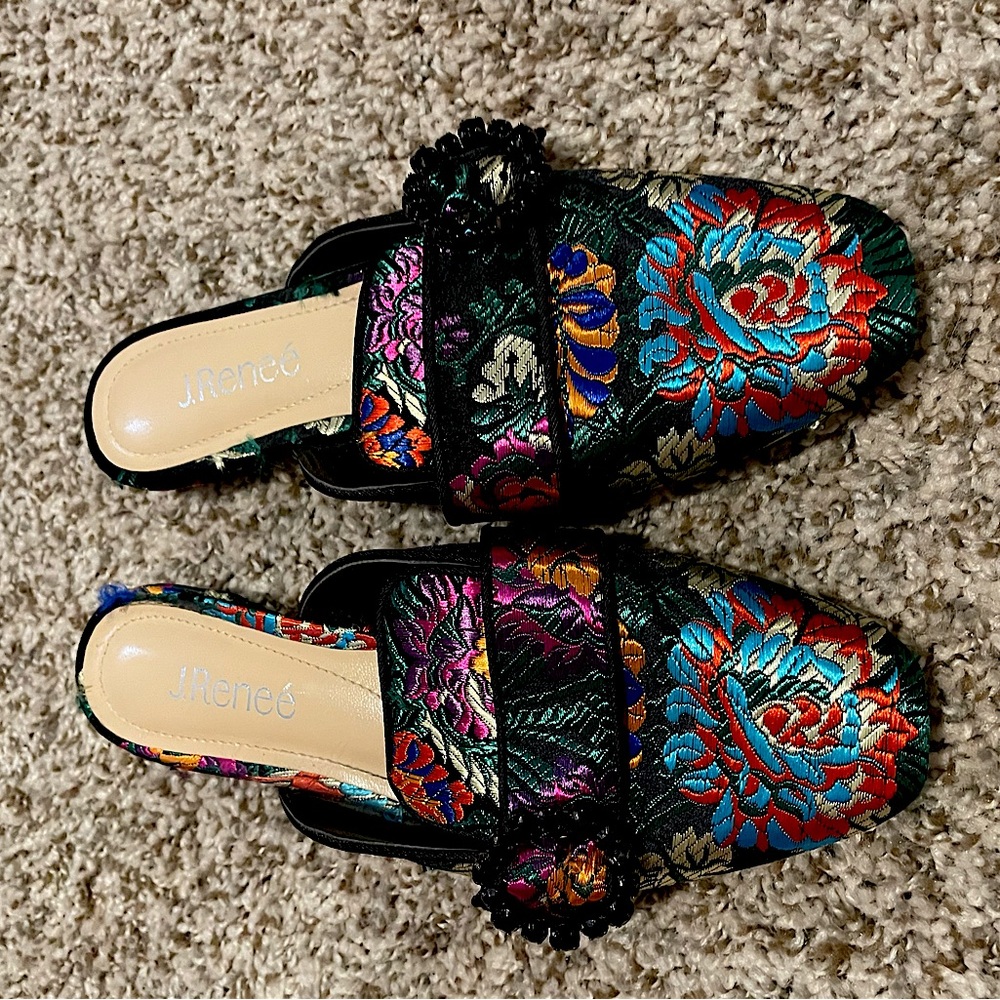 Multi color satin slides, embroidered, super fun, great condition. Hardly warn.